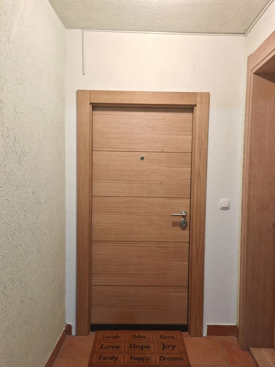 Helas Premium sigurnosna vrata – ugrađena u hodniku