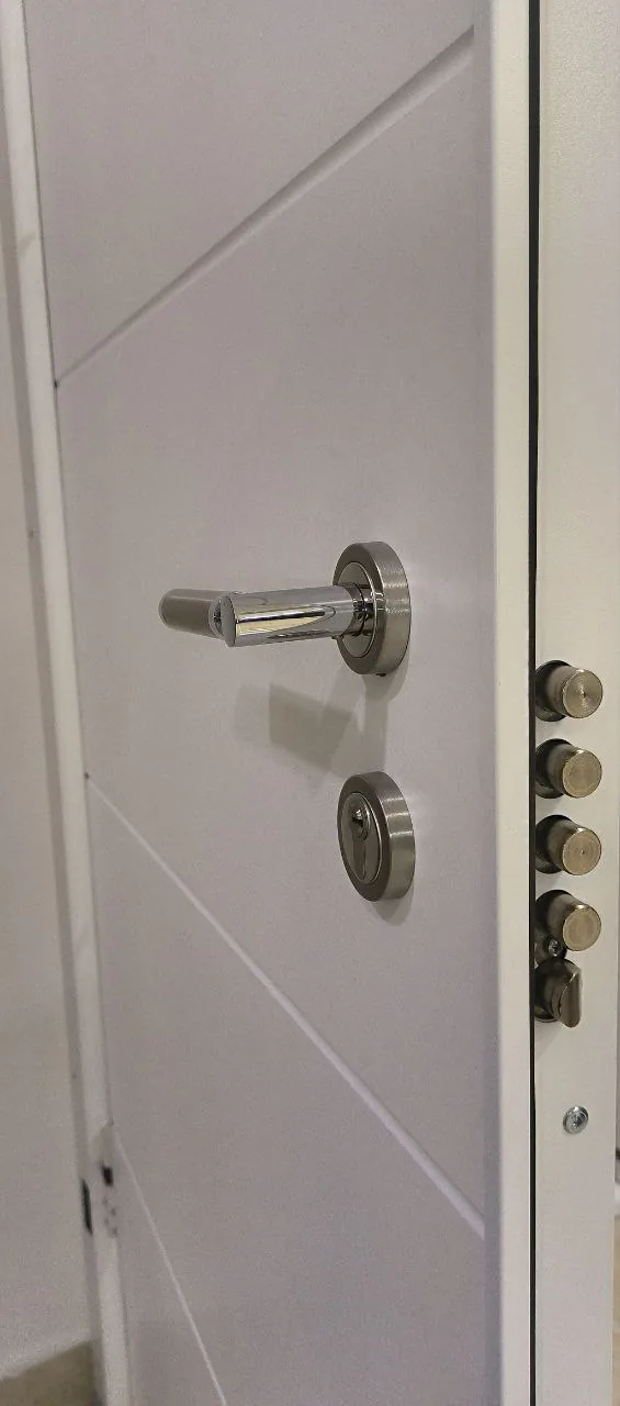 Helas Premium sigurnosna vrata – detalj premium kvake