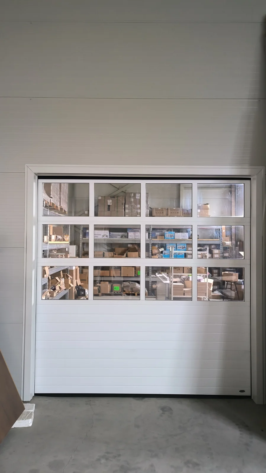 Panorama vrata – detalj aluminijumskog rama i staklenih panela